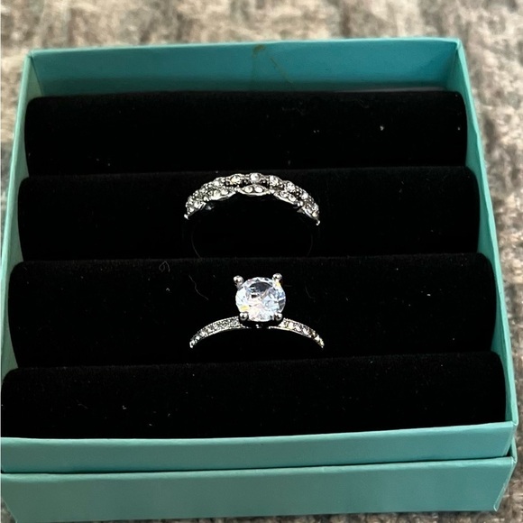 Size 7.5 Fashion Ring Set - Picture 8 of 8